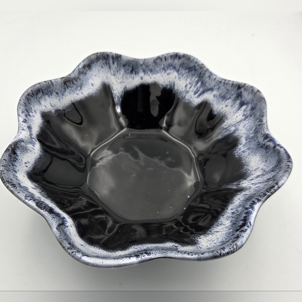 Studio Art Pottery Bowl Centerpiece BNP Canada‎ Drip Glaze White Blue EUC